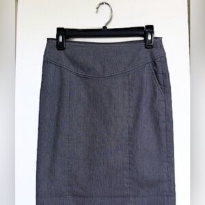 Banana Republic Navy Stretch Pencil Skirt Size 2 Workwear Career Classic